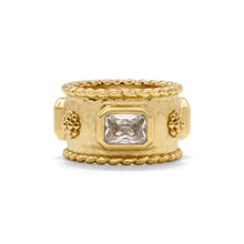 Load image into Gallery viewer, Stunning gold ring with diamond stone set on Berry Hammered Band with Clear Cubic Zirconia, Size 8.
